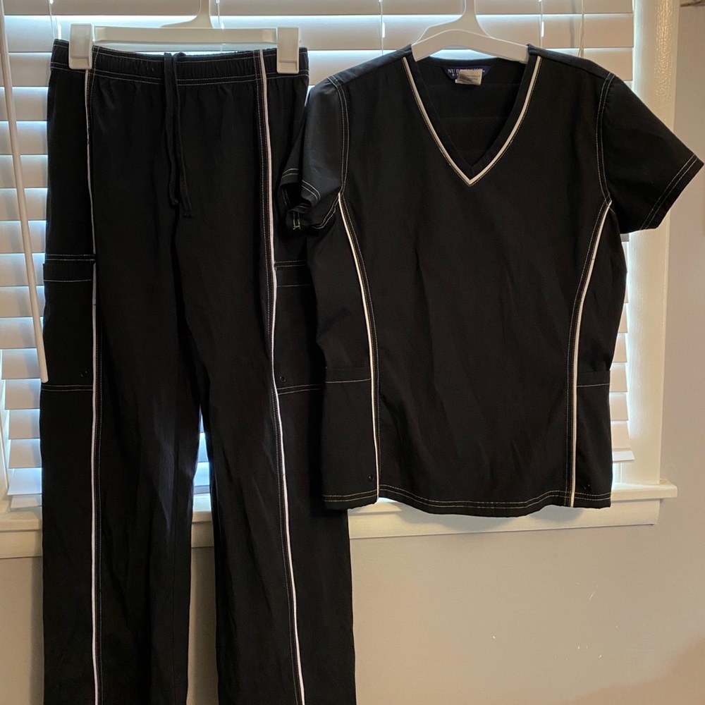 NU DIMENSION stretch scrub set